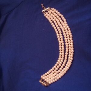 5 Strand pearl choker